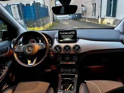 Mercedes B 250 Pack amg (2018) - Photo 8