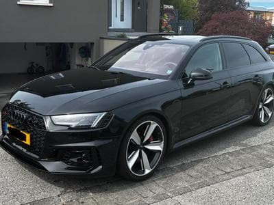 Audi RS4 (2018) - Photo 1