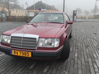 Mercedes Classe E (1991) - Photo 1