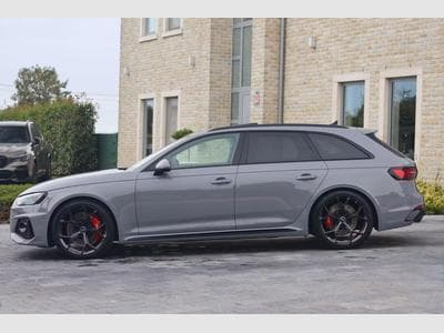 Audi RS4 Competition PLUS (2023) - Photo 5