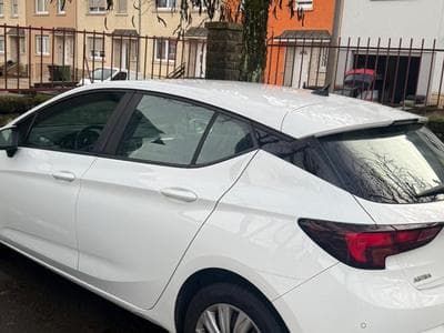 Opel Astra (2019) - Foto 1