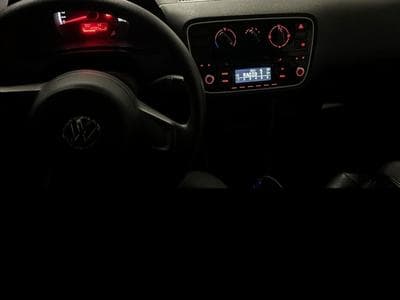 VW UP 1.0 Essence (2012) - Photo 6