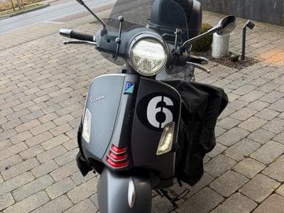 Vespa GTS Sport (2020) - Photo 1