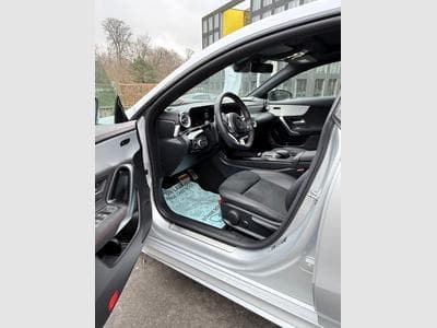 Mercedes CLA 220 220D 190 PS AMG 4MATIC (2022) - Photo 8