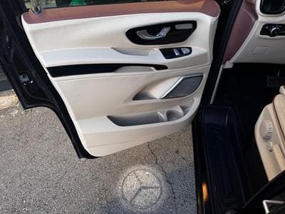 Mercedes Vito Tourer CDI extra-long L3 VIP (2025) - Photo 13