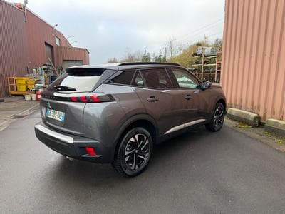 Peugeot 2008 1.5 HDI 130CH EAT8 ALURE (2021) - Foto 4