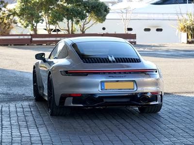 Porsche 911 Carrera T (2024) - Photo 2