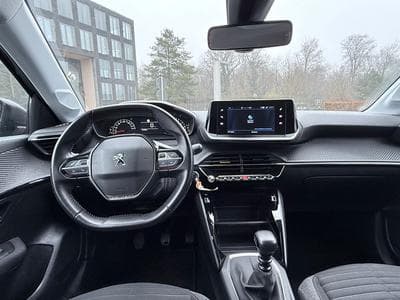 Peugeot 208 1,5 HDI 102 PS ACTIVE (2020) - Foto 8