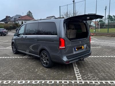 Mercedes V AMG 300 L2 4X4 (2022) - Photo 2