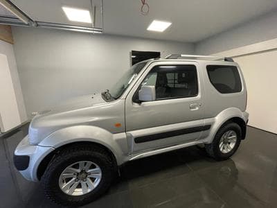 Suzuki Jimny (2010) - Photo 2