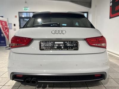 Audi A1 1.6 TDI S line Sportpaket (2013) - Photo 4