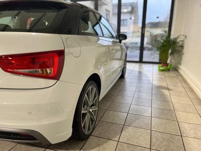 Audi A1 1.6 TDI S line Sportpaket (2013) - Photo 10