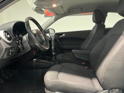 Audi A1 1.6 TDI S line Sportpaket (2013) - Photo 12