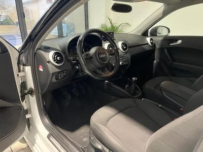 Audi A1 1.6 TDI S line Sportpaket (2013) - Photo 13