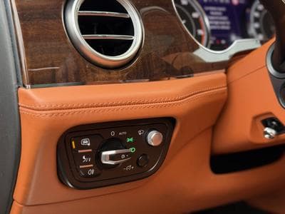 Bentley Bentayga 6.0 W12 Mulliner *1ère main* (2017) - Photo 6