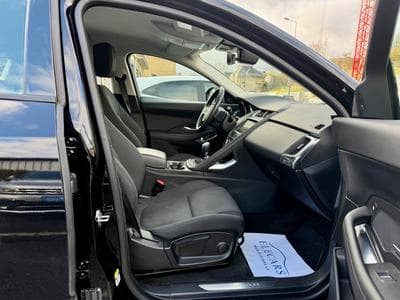 Jaguar E-Pace 2.0D 150 NAVI/CAM/LED (2020) - Photo 9