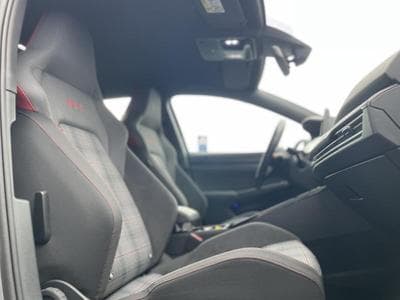 VW Golf 8 GTI 2.0 TSI DSG7 (2023) - Photo 4