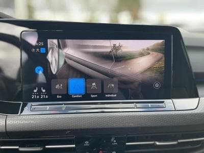 VW Golf 8 GTI 2.0 TSI DSG7 (2023) - Photo 13