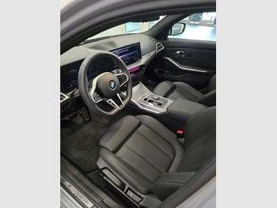 BMW 330 xDrive M Sport Pro, Attache (2025) - Photo 4