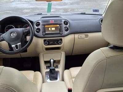 VW Tiguan (2010) - Photo 8