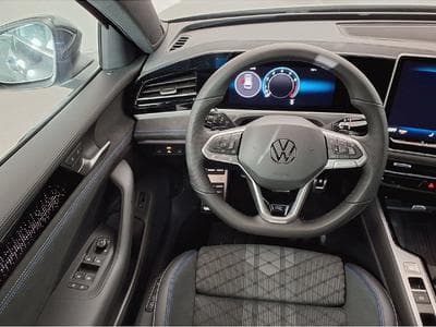 VW Passat (2023) - Foto 12