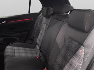 VW Golf Volkswagen Golf VIII FACELIFT GTI 2.0TSI 265CV DSG7 ** ESTOR (2024) - Foto 5