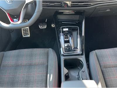 VW Golf Volkswagen Golf VIII FACELIFT GTI 2.0TSI 265CV DSG7 ** ESTOR (2024) - Foto 9