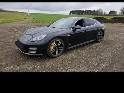 Porsche Panamera 4S (2010) - Photo 1