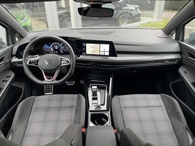VW Golf 8 GTI 2.0 TSI DSG7 (2023) - Photo 13