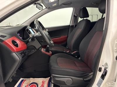 Hyundai i10 ** NAVI ** SHZ ** PDC **NUR 36.789 KM** (2027) - Foto 11