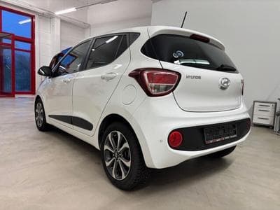 Hyundai i10 ** NAVI ** SHZ ** PDC **NUR 36.789 KM** (2027) - Foto 4
