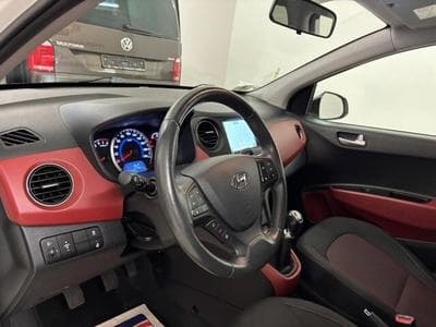 Hyundai i10 ** NAVI ** SHZ ** PDC **NUR 36.789 KM** (2027) - Foto 8