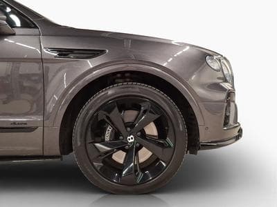 Bentley Bentayga V8 Azure (2023) - Foto 6