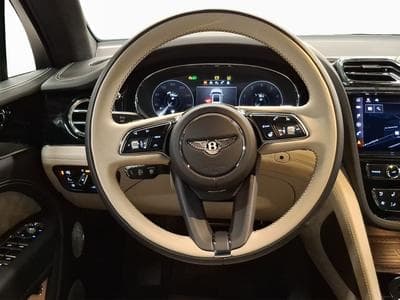 Bentley Bentayga V8 Azure (2023) - Photo 10