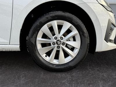 Skoda Scala 1,0 TSI DSG (2026) - Foto 8