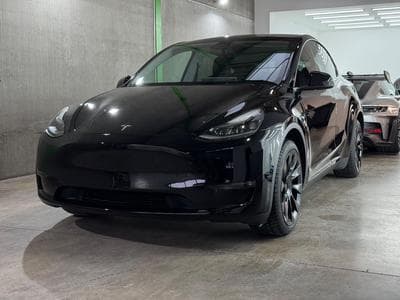 Tesla Model Y Long Range AWD (2024) - Photo 1