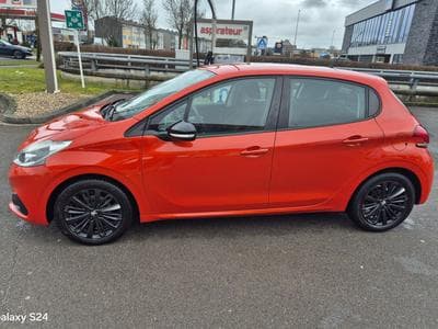 Peugeot 208 1.2 Orange Power  Restylée Sport (2015) - Foto 2