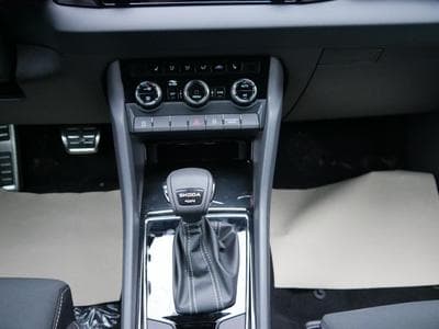 Skoda Karoq Sportline 2.0 TSI 4x4 DSG (2026) - Photo 12