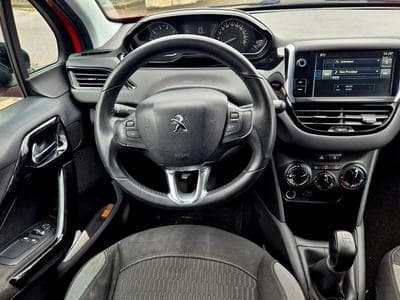 Peugeot 208 1.2 Orange Power  Restylée Sport (2015) - Foto 7