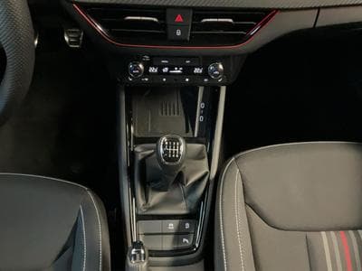 Skoda Kamiq Monte-Carlo+BVM+Pano+RearView (2025) - Foto 14