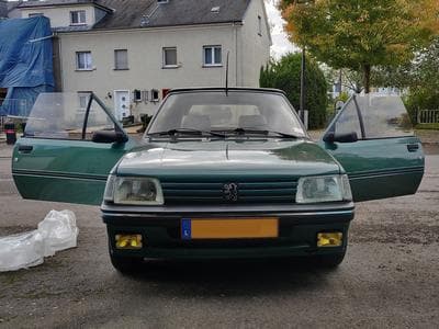 Peugeot 205 Roland Garos (1992) - Photo 1