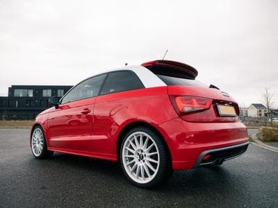 Audi A1 S-Line 1.4 TFSI S-Tronic (2011) - Photo 6