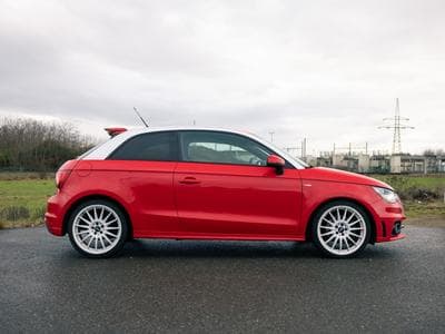 Audi A1 S-Line 1.4 TFSI S-Tronic (2011) - Photo 2