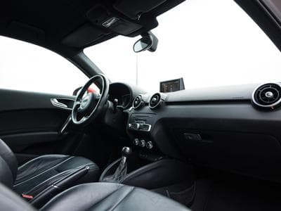 Audi A1 S-Line 1.4 TFSI S-Tronic (2011) - Photo 8