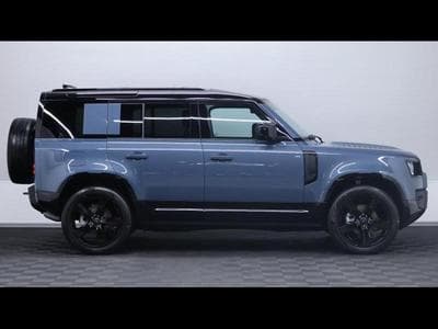 Land-Rover Defender 110 D200 X-Dynamic SE AWD Auto (2026) - Photo 3