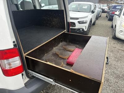 VW Caddy 2.0 TDI 105CV DSG (2009) - Photo 9