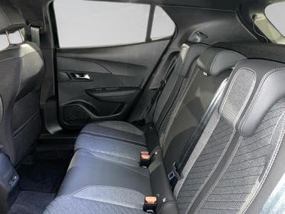 Peugeot 2008 1.2 II HYBRID (2025) - Photo 11