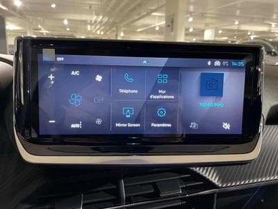 Peugeot 2008 1.2 II HYBRID (2025) - Photo 3