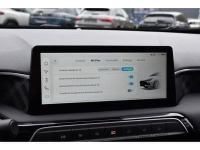 MG MG3 1.5 Comfort GPS LED CAM LANE NEUVE (2025) - Photo 13