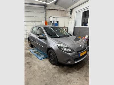 Renault Clio 1.5 DCI TOMTOM (2012) - Photo 1